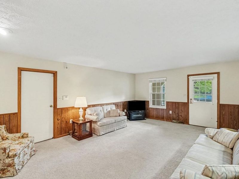 8253 Lake Ridge Drive, West Chester, OH 45069 Photo 9