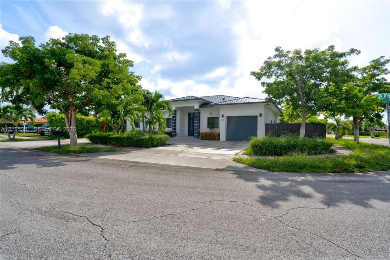 2521 SW 105th Ave , Miami, FL 33165 Photo