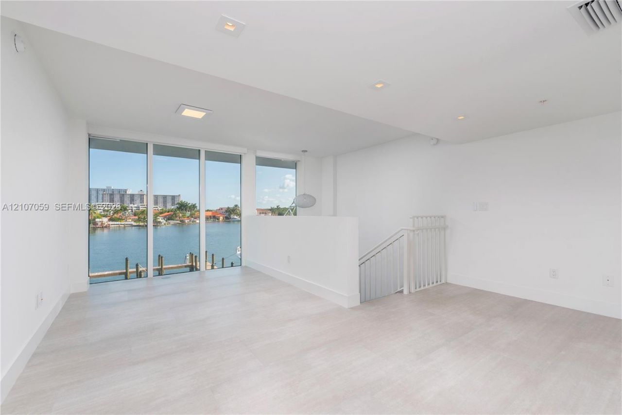 400 Sunny Isles Blvd, Unit 121, Sunny Isles Beach, FL 33160 Photo