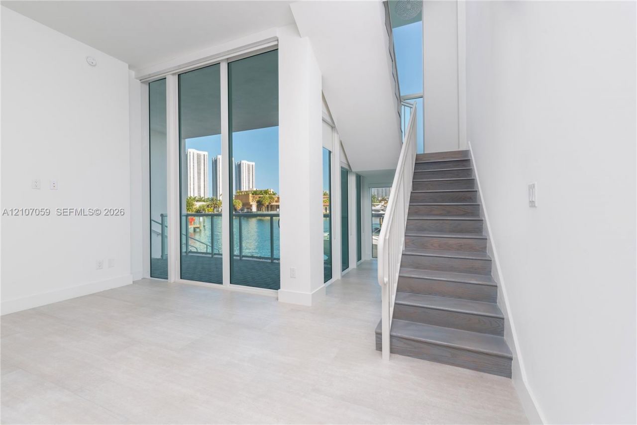 400 Sunny Isles Blvd, Unit 121, Sunny Isles Beach, FL 33160 Photo