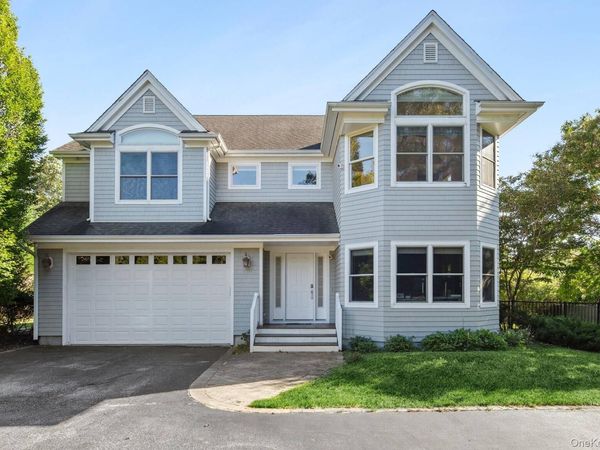 6 Post Fields Lane, Quogue, NY 11959