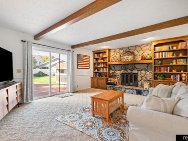 17115 Walnut Circle, Omaha, NE 68130