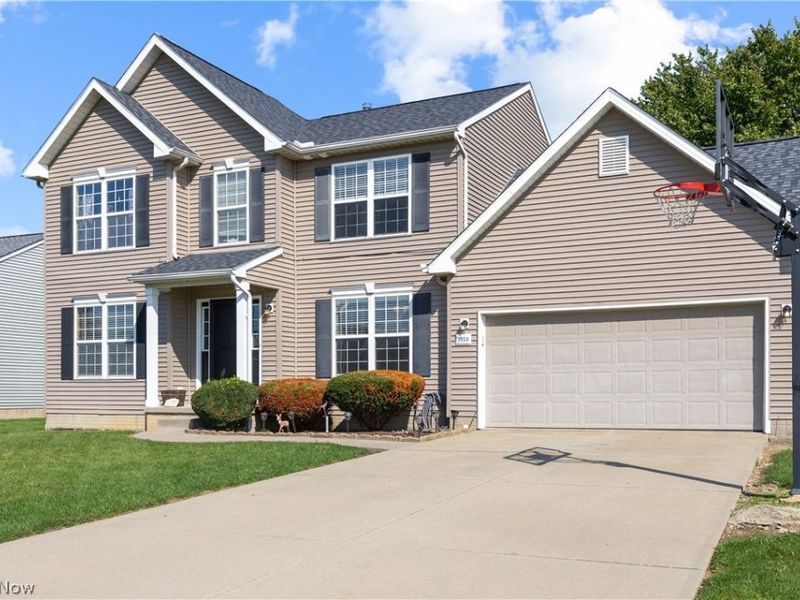 3950 Martins Run Drive, Lorain, OH 44053 Photo 2