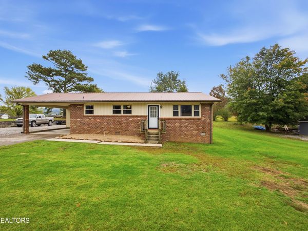 213 1st St, Rockwood, TN 37854