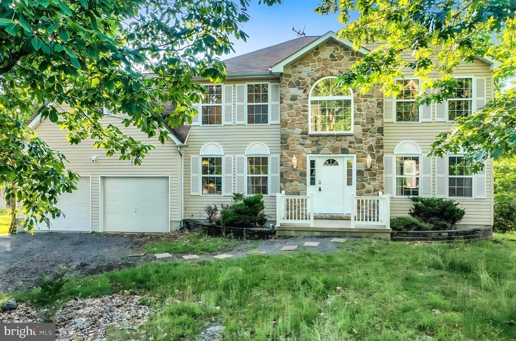 3334 STONEHENGE DRIVE , EAST STROUDSBURG, PA 18301