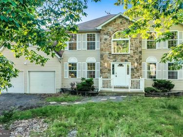 3334 STONEHENGE DRIVE, EAST STROUDSBURG, PA 18301