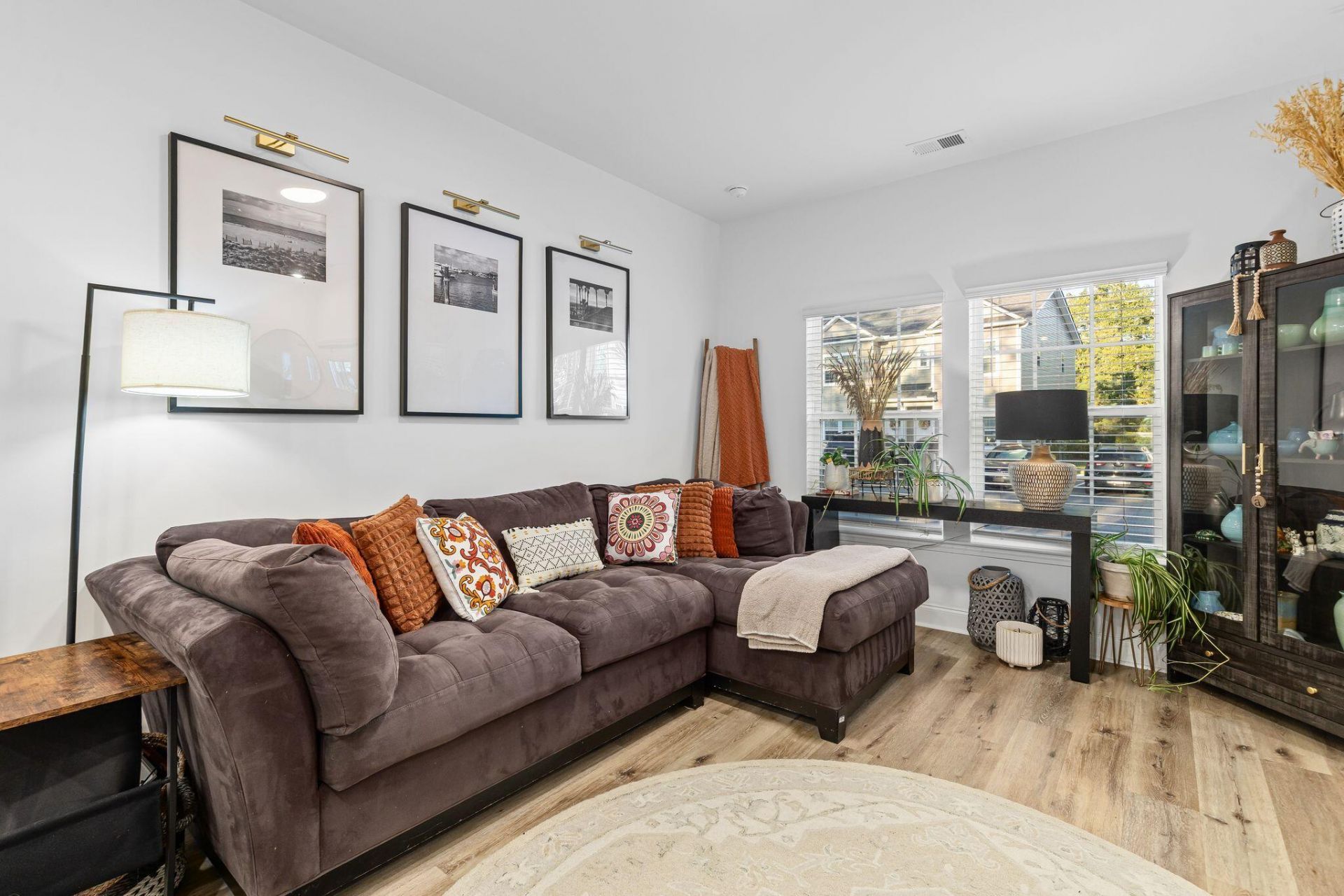 304 Twin Rivers Drive Photo 6