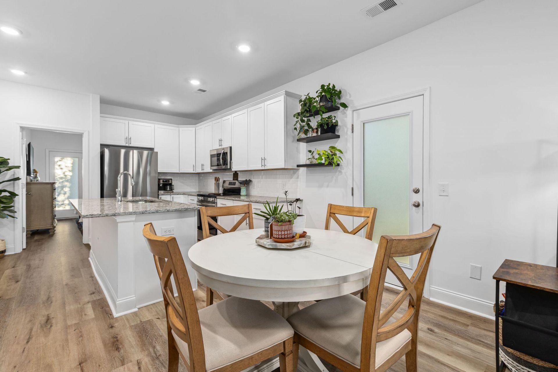 304 Twin Rivers Drive Photo 9