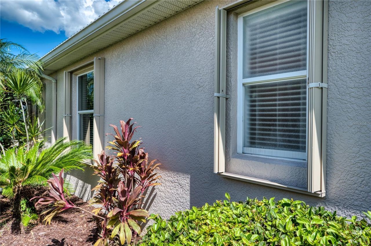 4269 Cascade Falls Drive , Sarasota, FL 34243 Photo