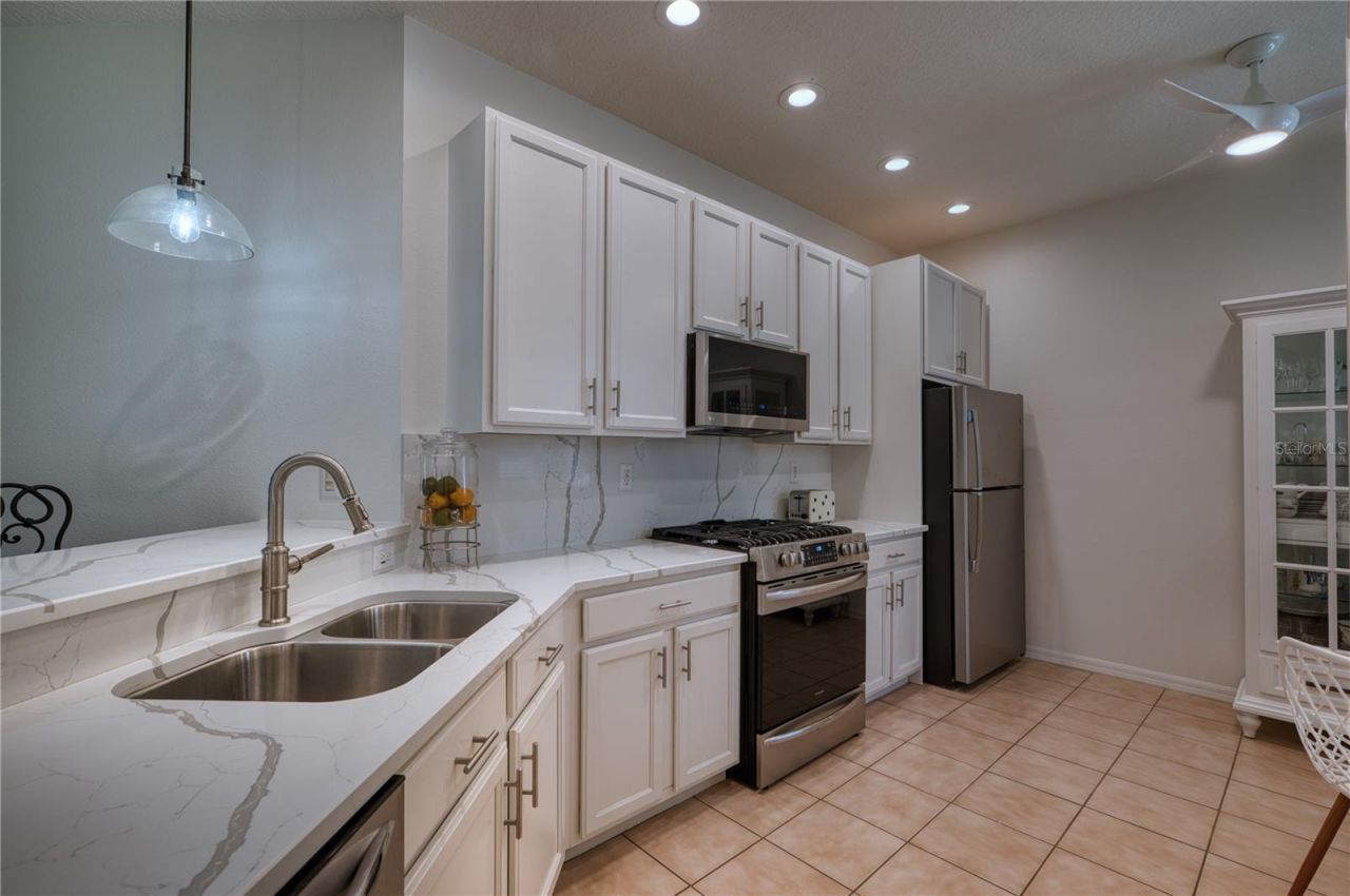 4269 Cascade Falls Drive , Sarasota, FL 34243 Photo