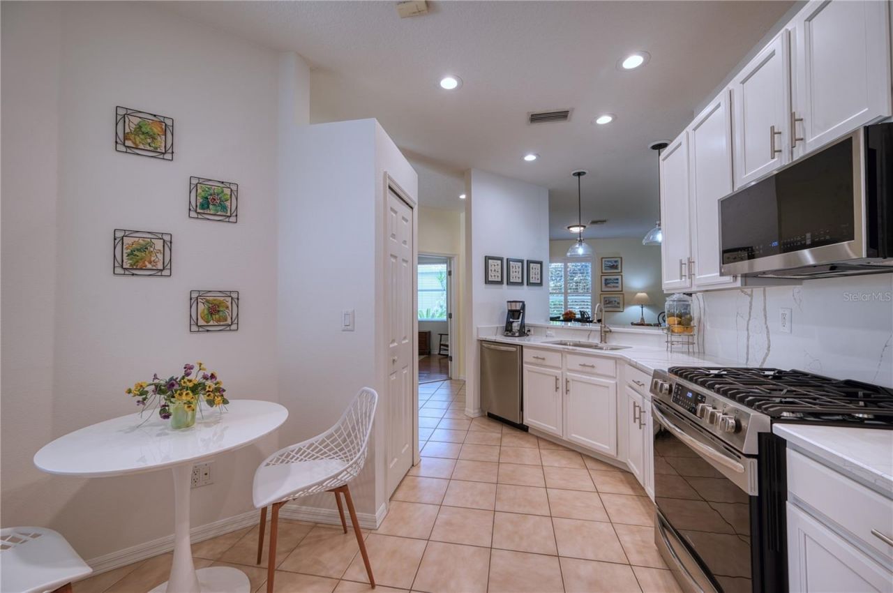 4269 Cascade Falls Drive , Sarasota, FL 34243 Photo