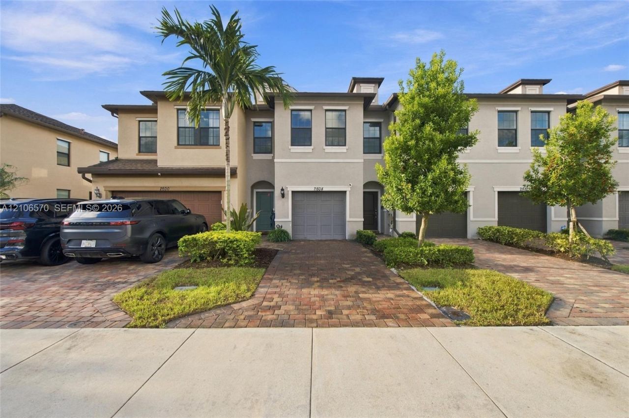 2804 Troubadour St, Palm Springs, FL 33406 Main Photo