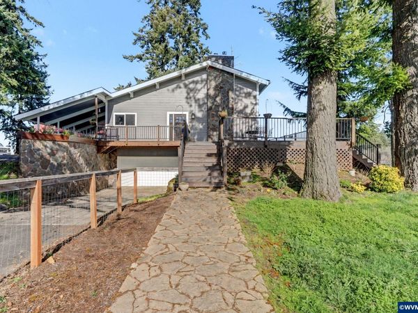 9915 Marquam Cir, Molalla, OR 97038