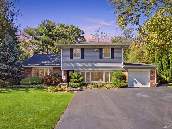 14 Fairway Drive , Great Neck, NY 11020