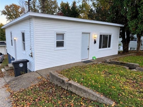 2595 Nesmith Lake Boulevard , Akron, OH 44314