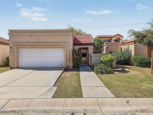 566 N ASPEN Drive, Chandler, AZ 85226