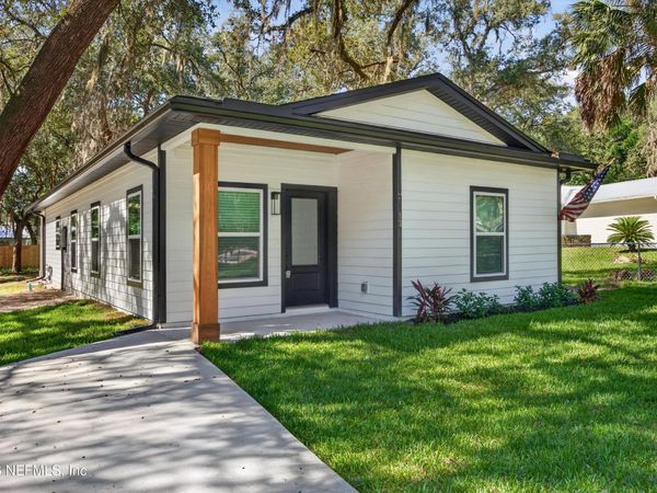 13 NELSONS POINT Road, Keystone Heights, FL 32656