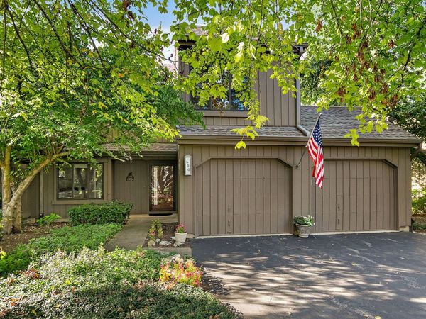 600 OLD BARN Road, Lake Barrington, IL 60010
