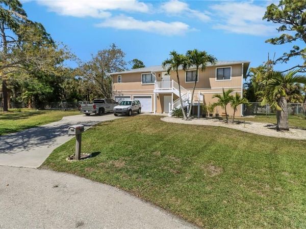 4764 Pembrooke LN , BONITA SPRINGS, FL 34134