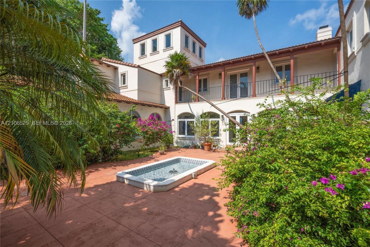 4760 N Bay Rd , Miami Beach, FL 33140 Photo