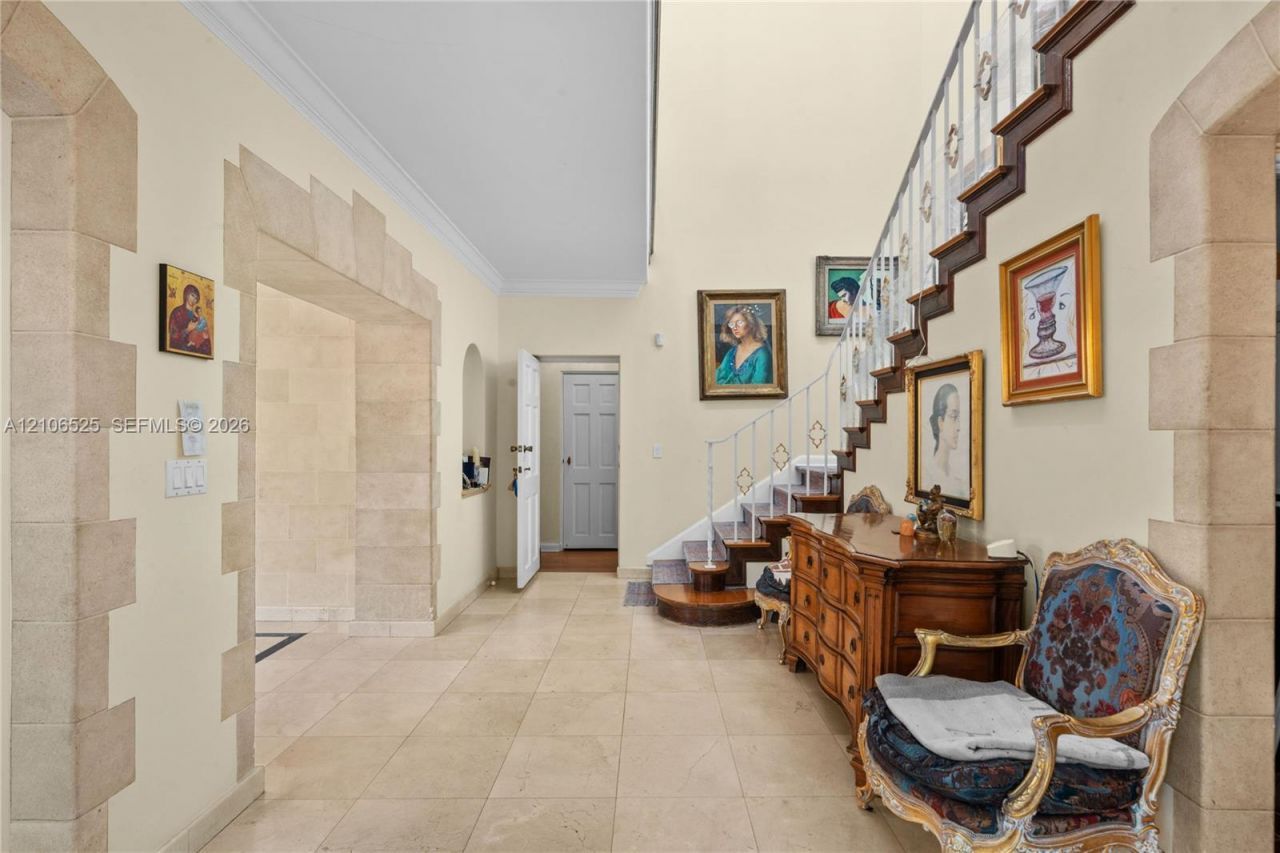 4760 N Bay Rd , Miami Beach, FL 33140 Photo