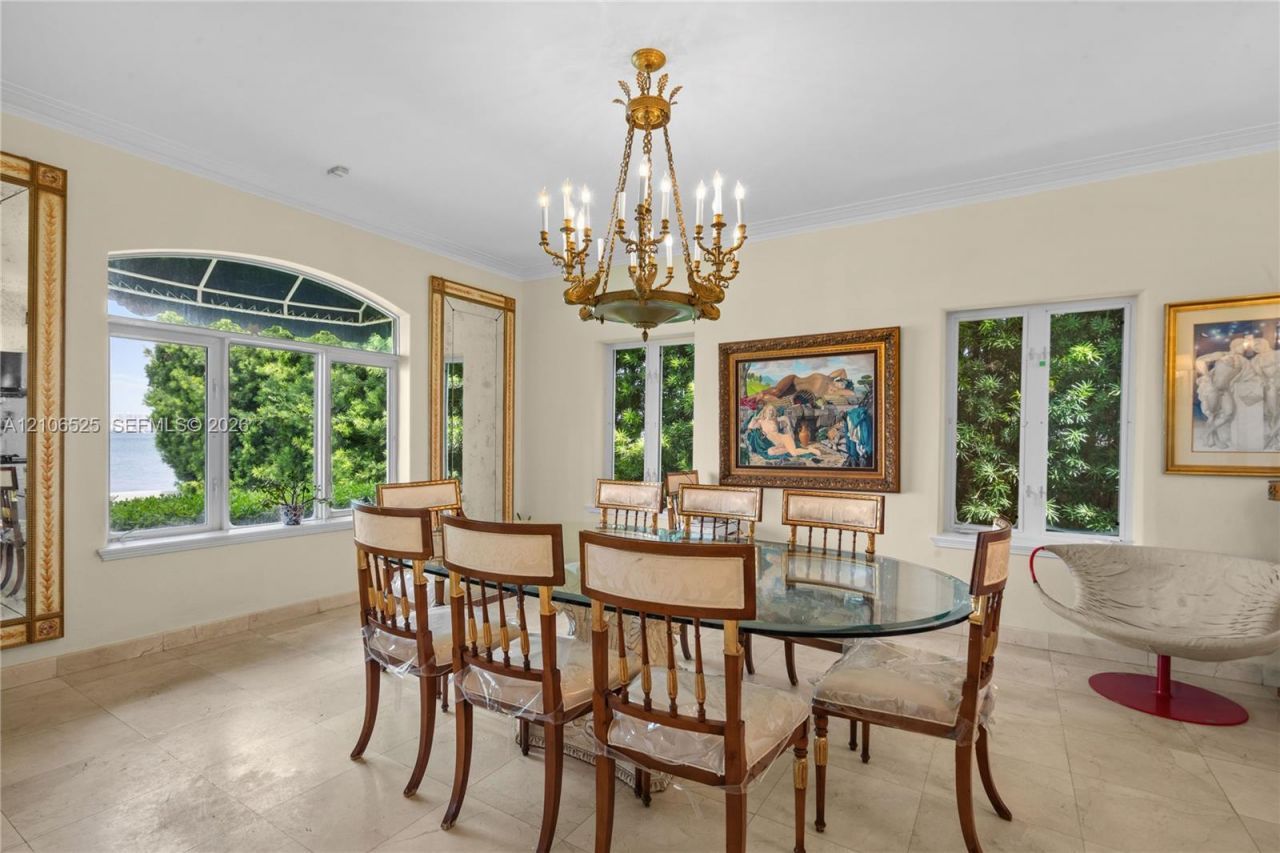 4760 N Bay Rd , Miami Beach, FL 33140 Photo