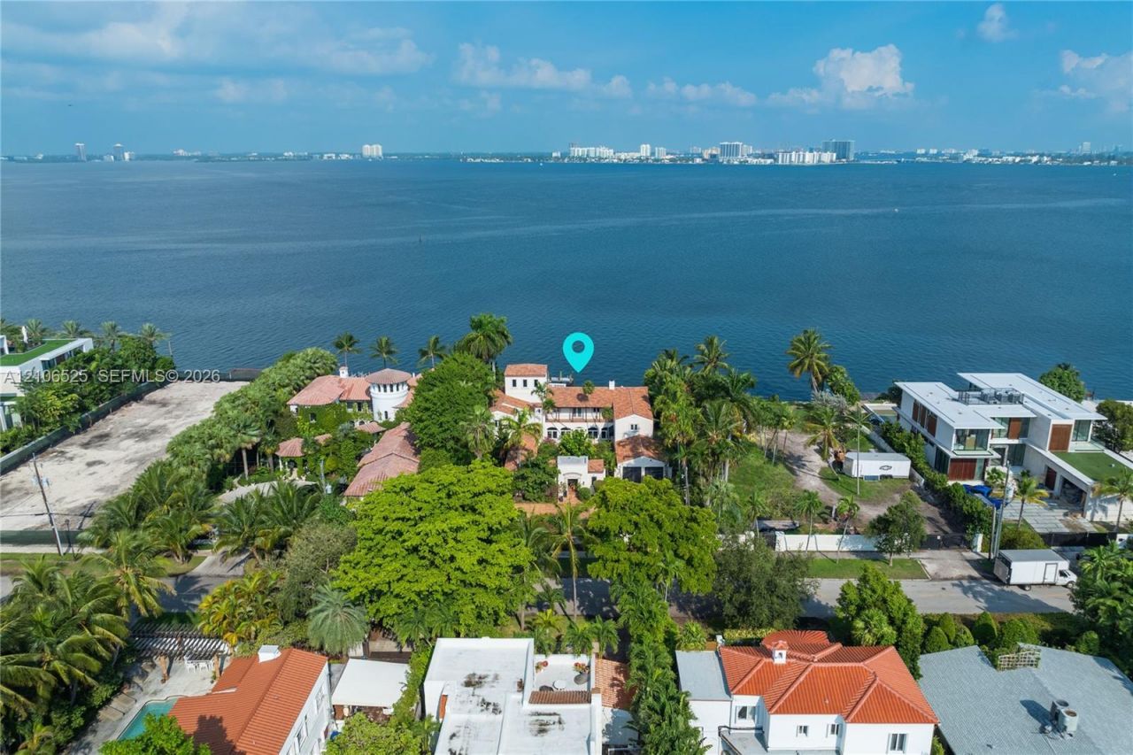 4760 N Bay Rd , Miami Beach, FL 33140 Photo
