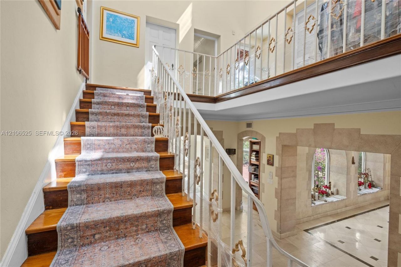 4760 N Bay Rd , Miami Beach, FL 33140 Photo