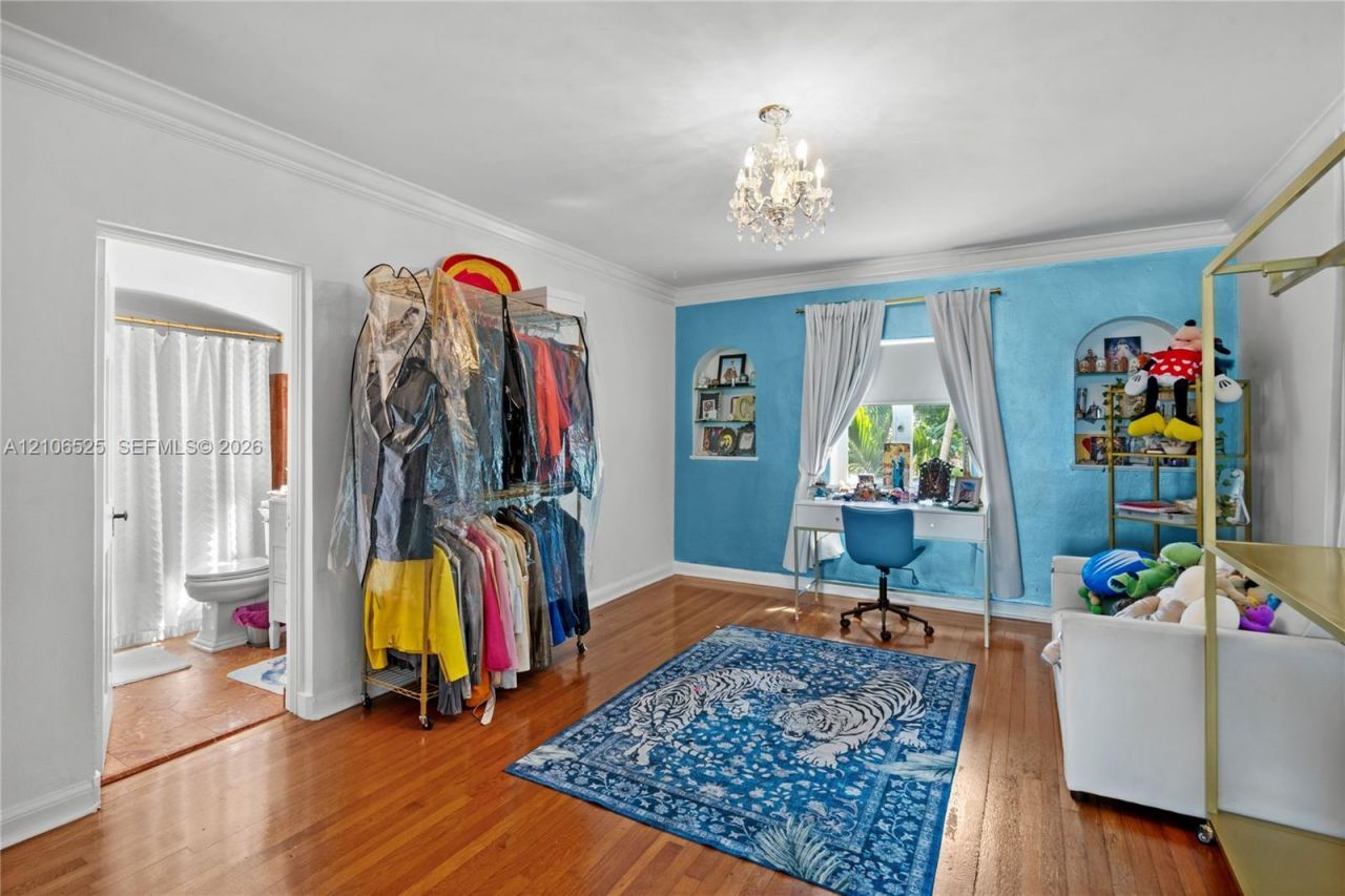 4760 N Bay Rd , Miami Beach, FL 33140 Photo