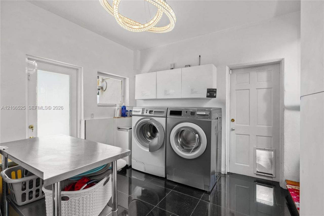 4760 N Bay Rd , Miami Beach, FL 33140 Photo