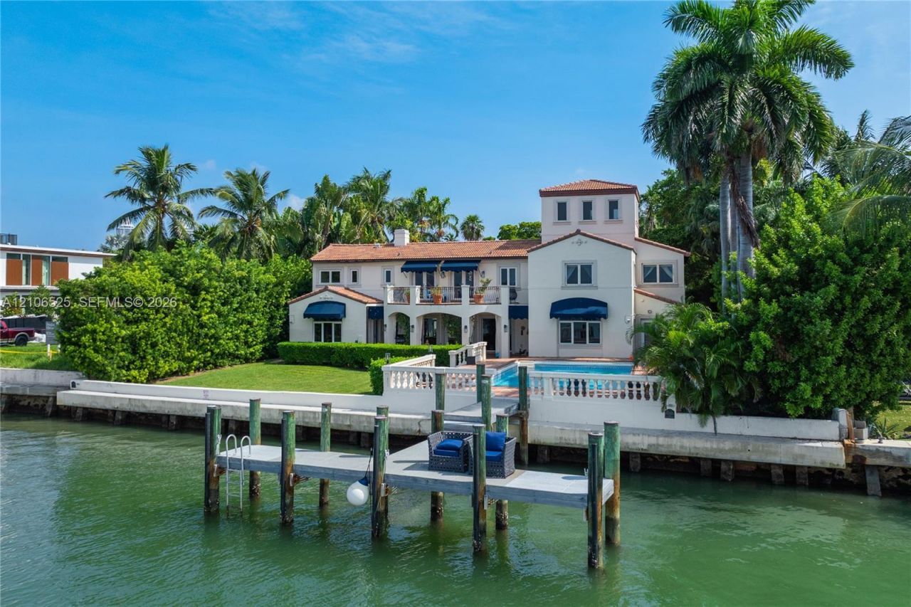 4760 N Bay Rd , Miami Beach, FL 33140 Photo