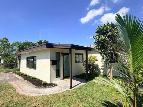 6811 Thomas St, Hollywood, FL 33024