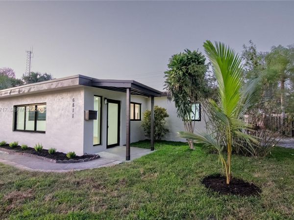 6811 Thomas St , Hollywood, FL 33024