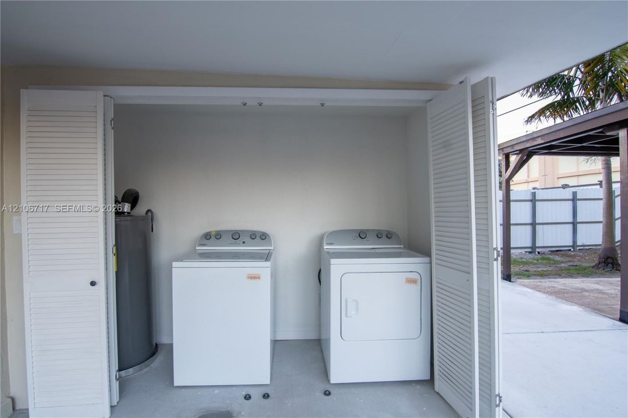 6811 Thomas St, Hollywood, FL 33024 Photo