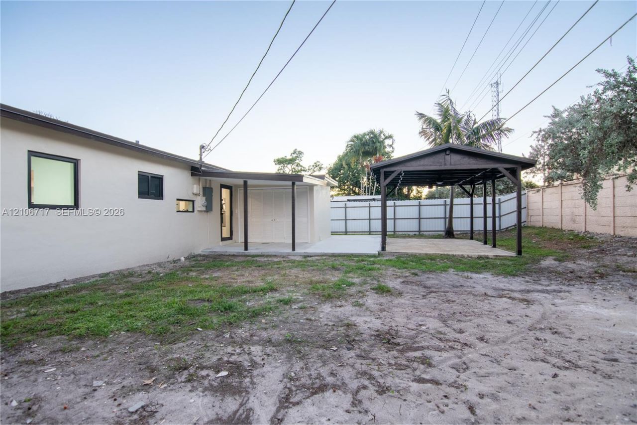 6811 Thomas St, Hollywood, FL 33024 Photo