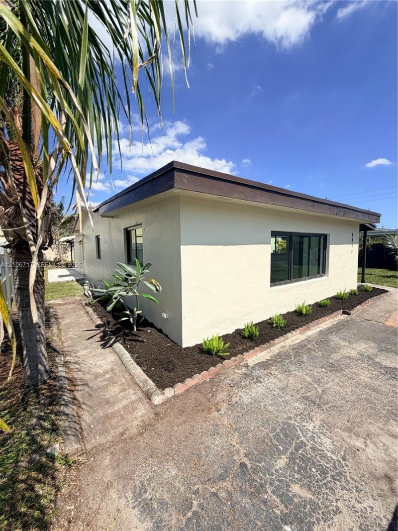 6811 Thomas St, Hollywood, FL 33024 Photo