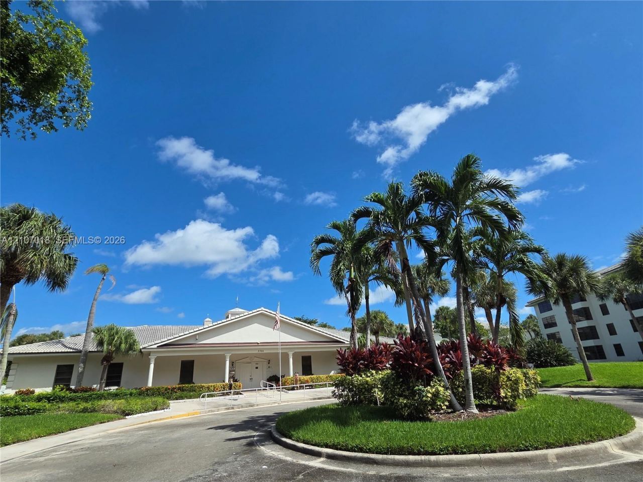 3716 Whitehall Dr, Unit 304, West Palm Beach, FL 33401 Photo