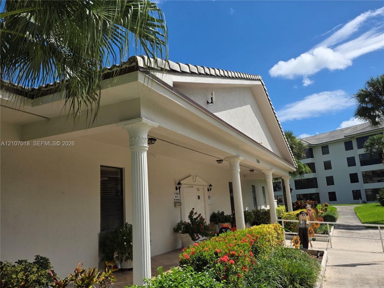 3716 Whitehall Dr, Unit 304, West Palm Beach, FL 33401 Photo