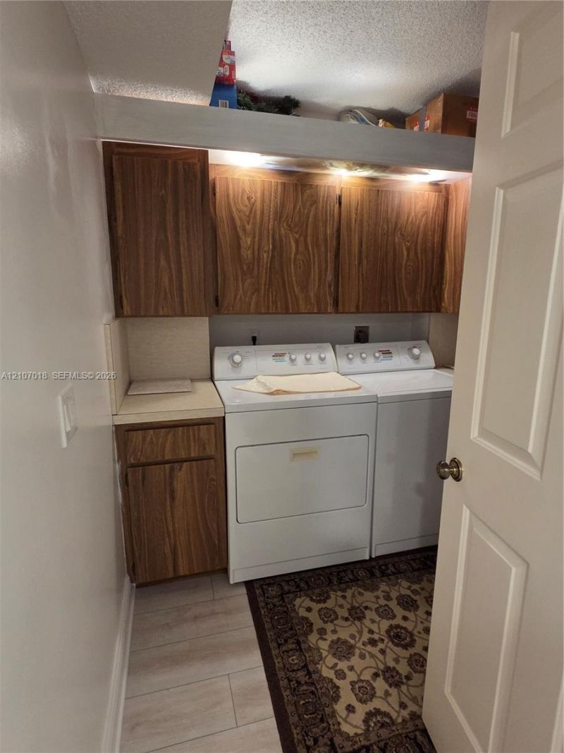 3716 Whitehall Dr, Unit 304, West Palm Beach, FL 33401 Photo