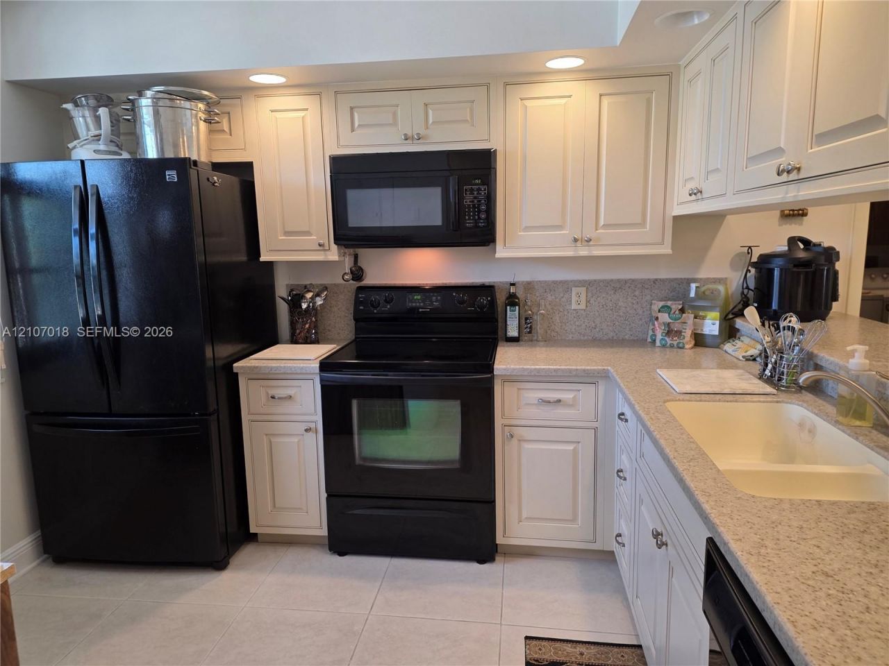 3716 Whitehall Dr, Unit 304, West Palm Beach, FL 33401 Photo