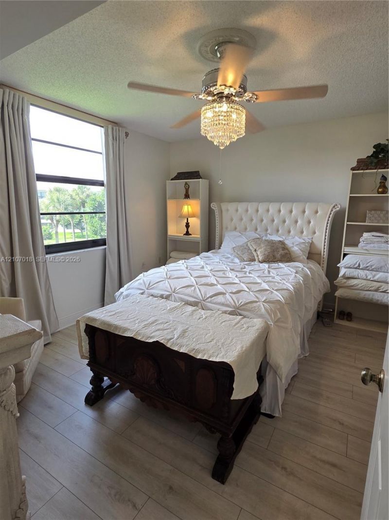 3716 Whitehall Dr, Unit 304, West Palm Beach, FL 33401 Photo
