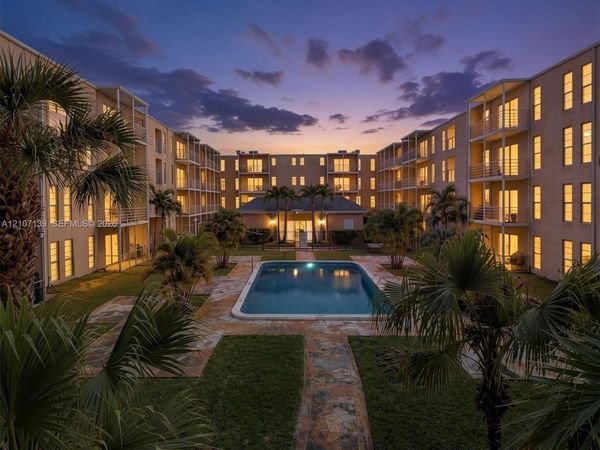 4848 NW 24th Ct , Unit 327, Lauderdale Lakes, FL 33313