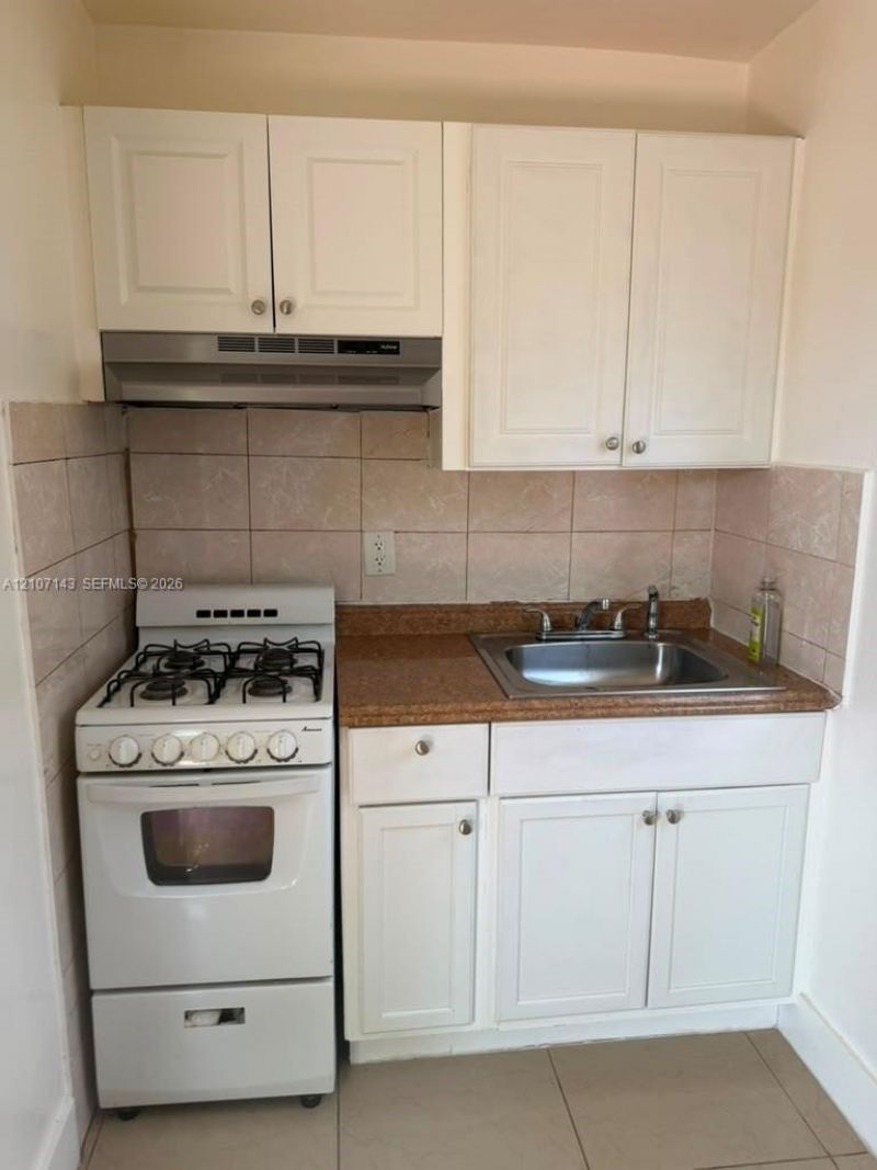 1281 NW 60th St , Unit 6, Miami, FL 33142 Photo