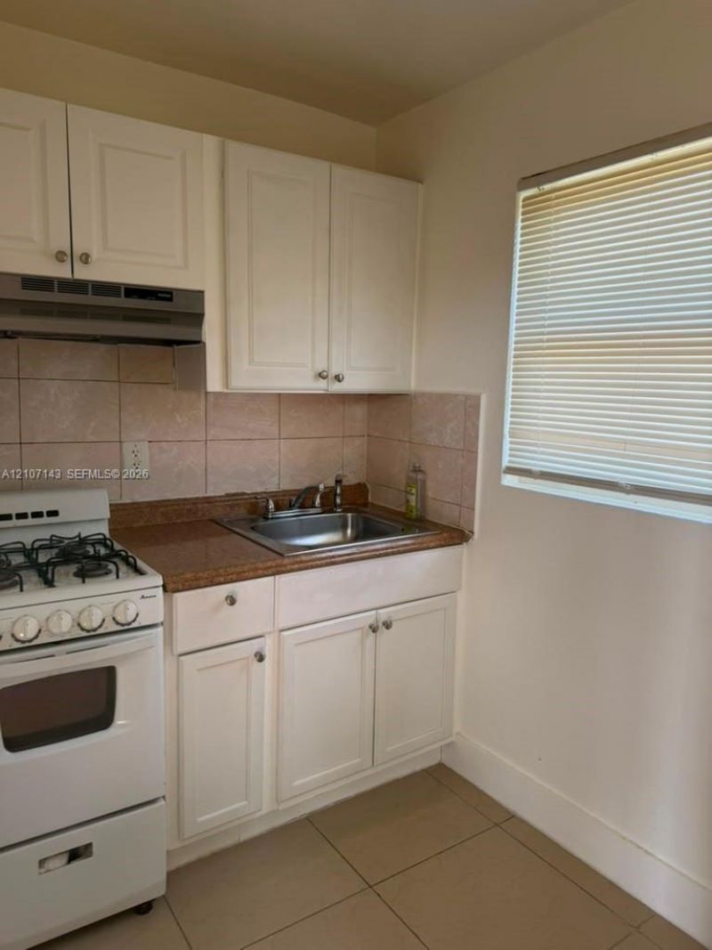 1281 NW 60th St , Unit 6, Miami, FL 33142 Photo