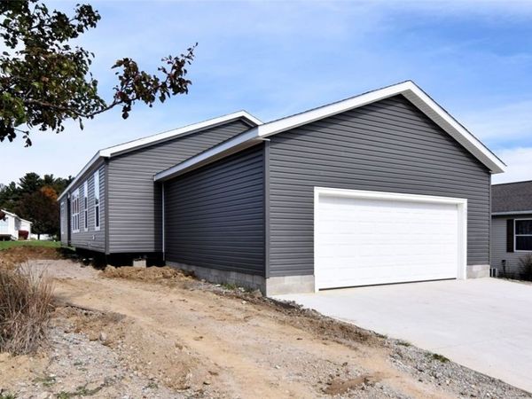 981 Stonemill Drive , Chardon, OH 44024