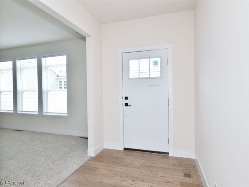 981 Stonemill Drive, Chardon, OH 44024 Photo 3