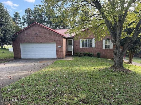 820 Sailview Rd, Farragut, TN 37934