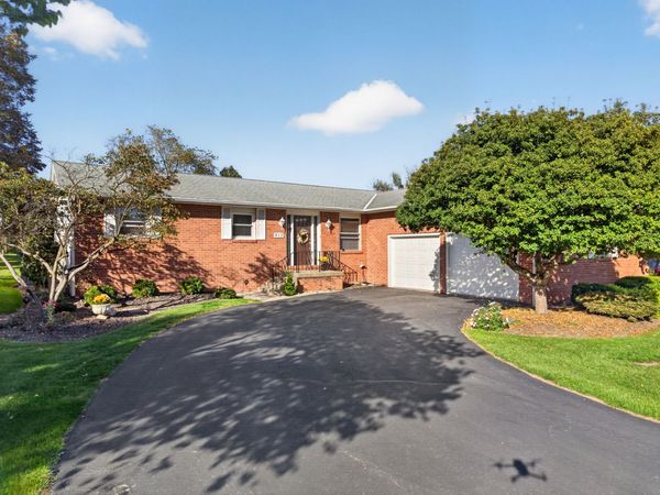 412 Oakridge Drive, Ottawa, IL 61350