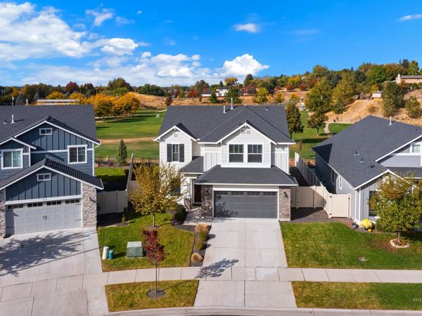131 N Sevenoaks Ave, Eagle, ID 83616