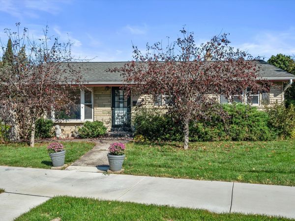 9810 W Lisbon Ave, Milwaukee, WI 53222